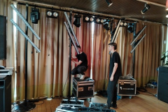 Монтаж-светового-оборудования-для-мероприятий