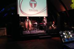 экран-для-корпоратива