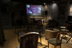 Профессиональное-звуковое-оборудование-Nikolaev-Pro-в-интерьере-усадьбы