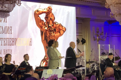 Ведущие-ТЭФИ-30-лет-Андрей-Малахов-и-Арина-Шарапова