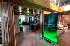 Профессиональное-световое-оборудование-для-выставочного-пространства