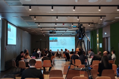 Профессиональное-техническое-обеспечение-конференций-в-Москве-звук-видео-трансляция