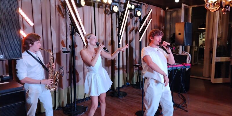 Бэклайн для кавер-группы